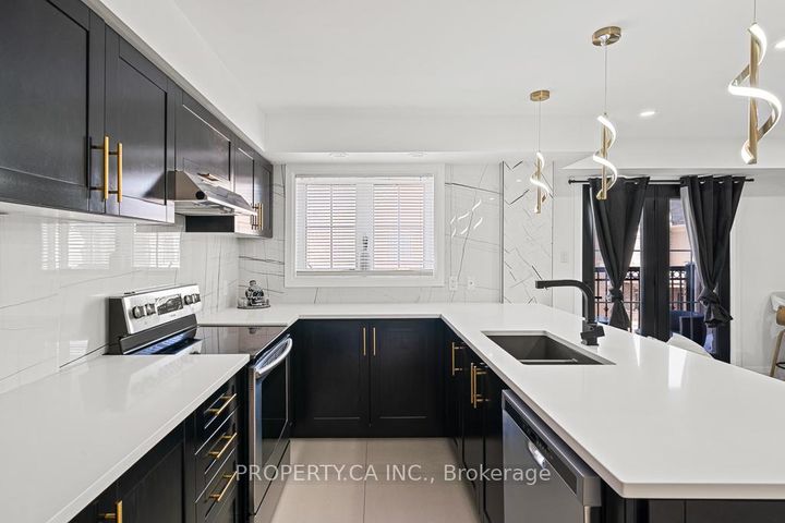 Photo 10 at 113 - 2441 Greenwich Drive, WM Westmount, Oakville