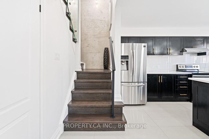 Photo 16 at 113 - 2441 Greenwich Drive, WM Westmount, Oakville