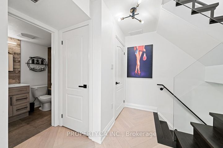 Photo 24 at 113 - 2441 Greenwich Drive, WM Westmount, Oakville