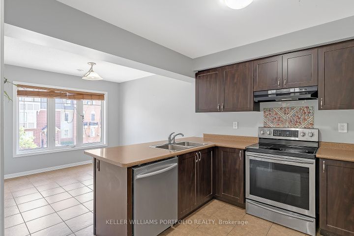 Photo 5 at 32 Affleck Road, Northwest Brampton, Brampton