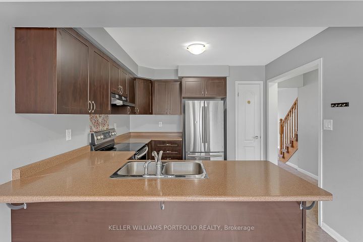 Photo 7 at 32 Affleck Road, Northwest Brampton, Brampton