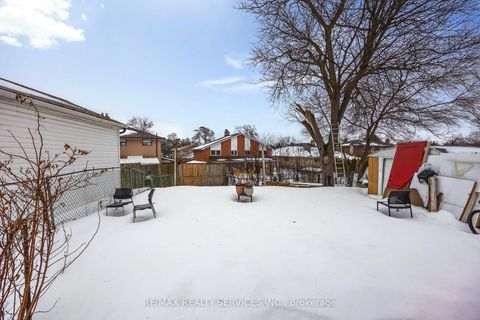 Photo 35 at 21 Radwinter Drive, Beaumonde Heights, Toronto