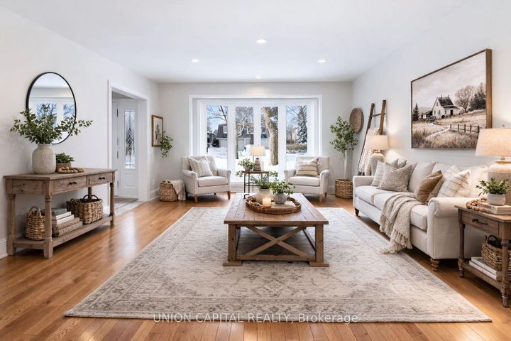 Photo 10 at 53 Stubbswood Square, Malvern West, Toronto