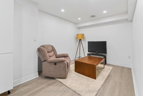 Photo 7 at 46 Lund Street, North Richvale, Richmond Hill