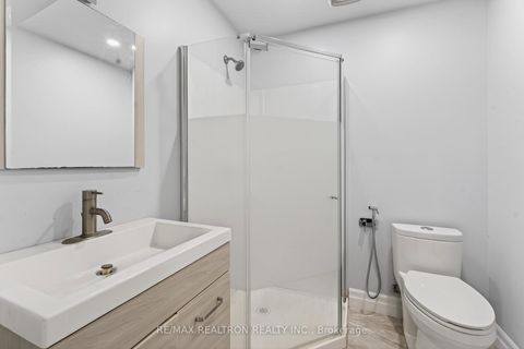 Photo 12 at 46 Lund Street, North Richvale, Richmond Hill