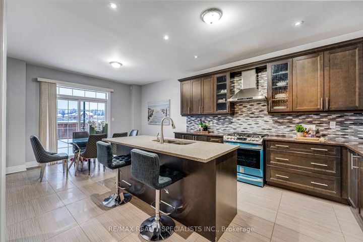 Photo 7 at 171 Rising Hill Ridge, Bram West, Brampton