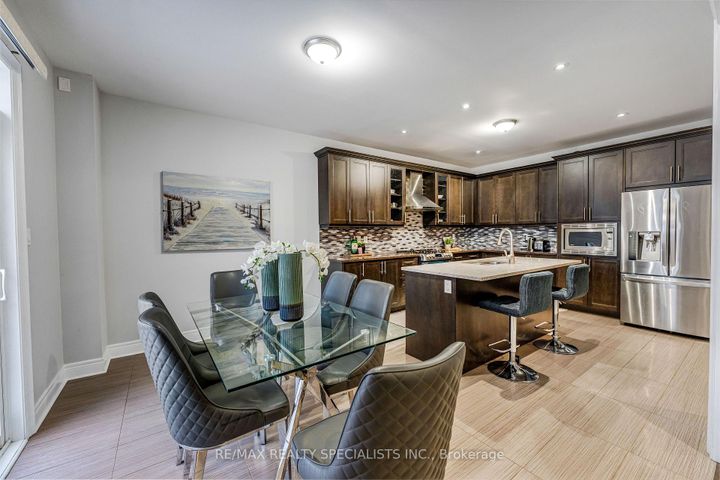 Photo 10 at 171 Rising Hill Ridge, Bram West, Brampton