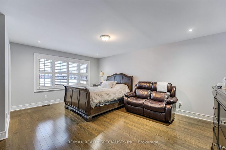 Photo 13 at 171 Rising Hill Ridge, Bram West, Brampton