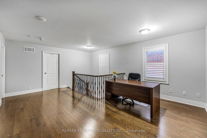 Photo 14 at 171 Rising Hill Ridge, Bram West, Brampton