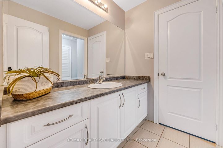 Photo 19 at 171 Rising Hill Ridge, Bram West, Brampton