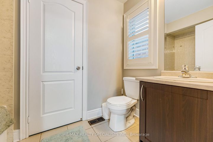 Photo 24 at 171 Rising Hill Ridge, Bram West, Brampton