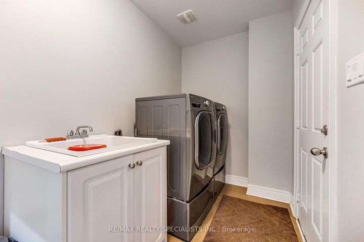 Photo 25 at 171 Rising Hill Ridge, Bram West, Brampton