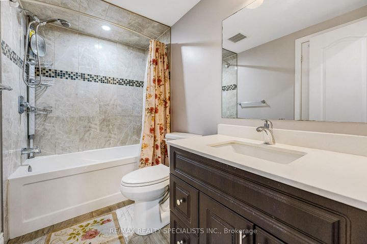 Photo 35 at 171 Rising Hill Ridge, Bram West, Brampton