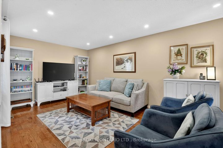 Photo 4 at 54 - 2550 Thomas Street, Central Erin Mills, Mississauga