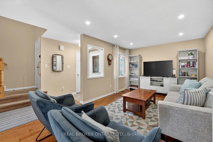 Photo 8 at 54 - 2550 Thomas Street, Central Erin Mills, Mississauga