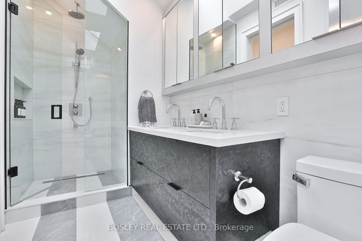 Photo 29 at 553 Davisville Avenue, Mount Pleasant East, Toronto