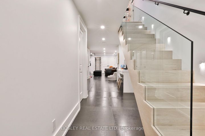 Photo 39 at 553 Davisville Avenue, Mount Pleasant East, Toronto