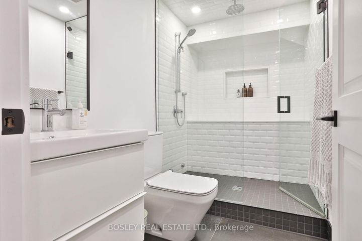Photo 44 at 553 Davisville Avenue, Mount Pleasant East, Toronto
