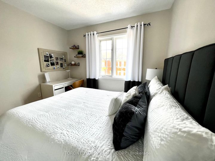 Photo 18 at 74 - 95 Weldrick Road E, Observatory, Richmond Hill