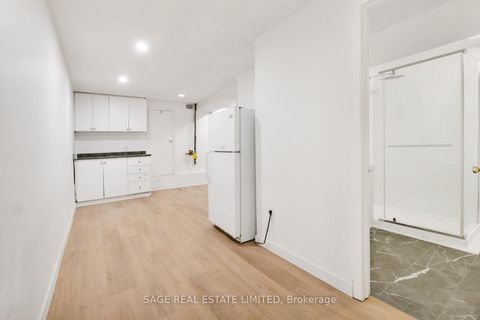 Photo 21 at 629 Ossington Avenue, Little Italy, Toronto