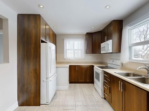 Photo 6 at 79 Cartier Crescent, Crosby, Richmond Hill