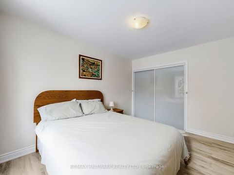 Photo 9 at 79 Cartier Crescent, Crosby, Richmond Hill