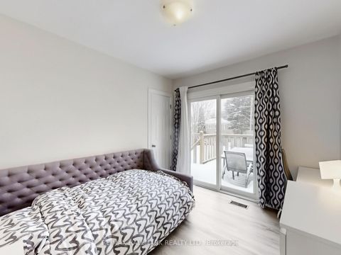 Photo 11 at 79 Cartier Crescent, Crosby, Richmond Hill