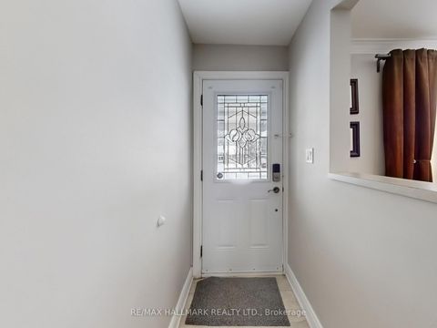 Photo 15 at 79 Cartier Crescent, Crosby, Richmond Hill