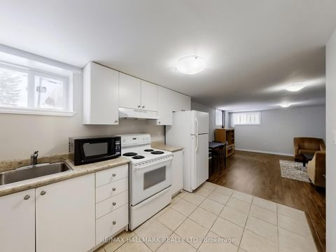 Photo 17 at 79 Cartier Crescent, Crosby, Richmond Hill