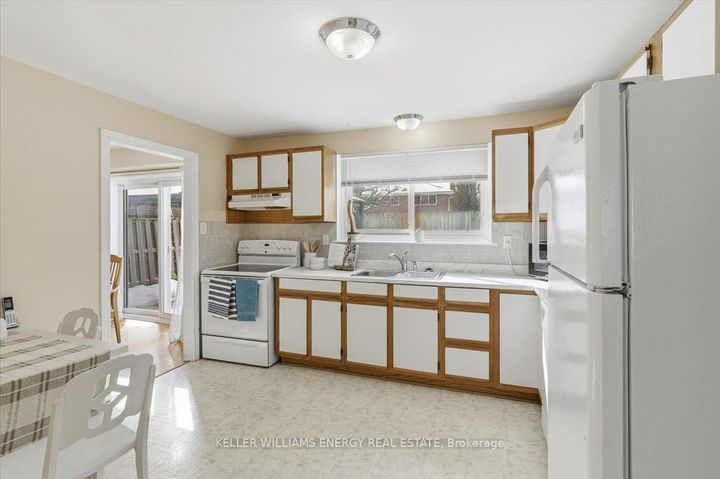 Photo 10 at 886 Antonio Street, Bay Ridges, Pickering