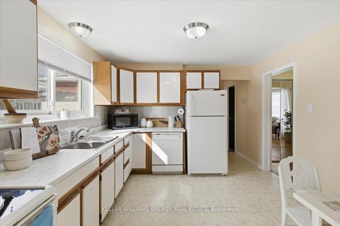 Photo 12 at 886 Antonio Street, Bay Ridges, Pickering