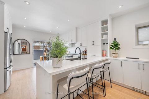 Photo 13 at 268 Kenilworth Avenue, The Beaches, Toronto