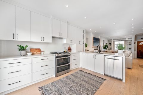 Photo 16 at 268 Kenilworth Avenue, The Beaches, Toronto