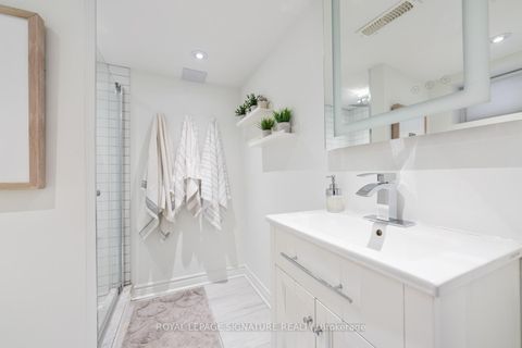 Photo 25 at 268 Kenilworth Avenue, The Beaches, Toronto