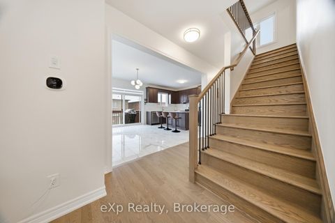 Photo 9 at 6 Faimira Avenue, Keswick South, Georgina