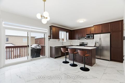 Photo 11 at 6 Faimira Avenue, Keswick South, Georgina