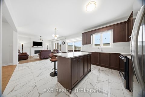 Photo 12 at 6 Faimira Avenue, Keswick South, Georgina