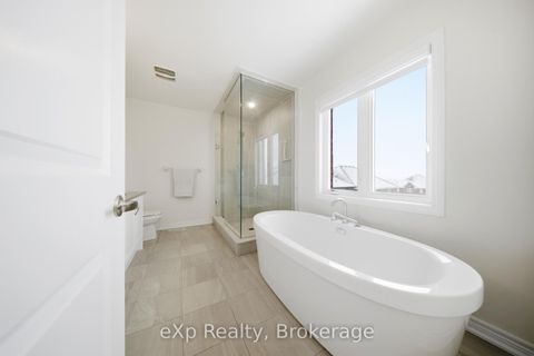 Photo 24 at 6 Faimira Avenue, Keswick South, Georgina