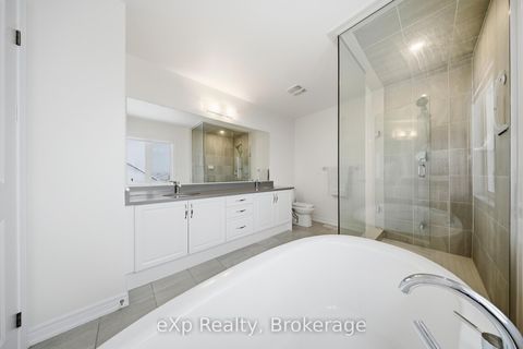 Photo 25 at 6 Faimira Avenue, Keswick South, Georgina