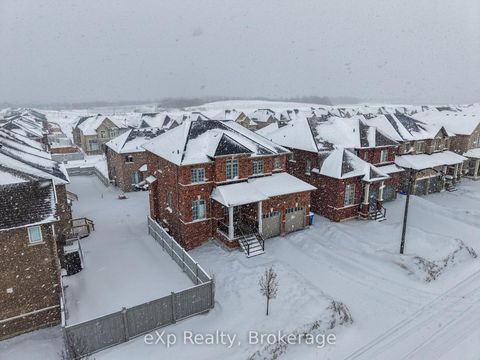 Photo 39 at 6 Faimira Avenue, Keswick South, Georgina