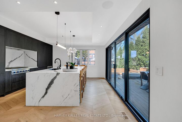 Photo 12 at 4 Belvedere Boulevard, Kingsway South, Toronto