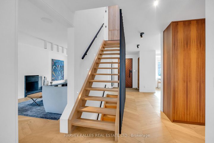 Photo 21 at 4 Belvedere Boulevard, Kingsway South, Toronto