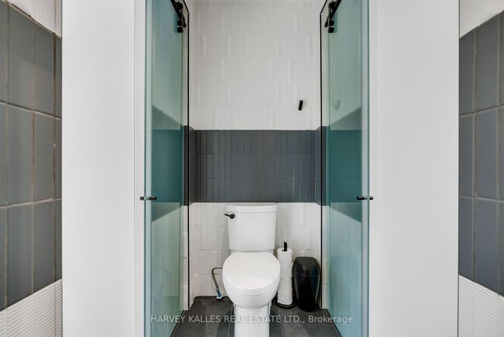 Photo 32 at 4 Belvedere Boulevard, Kingsway South, Toronto