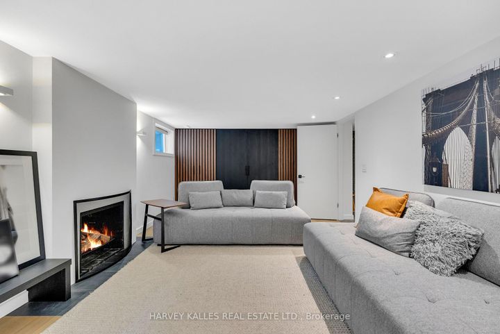 Photo 35 at 4 Belvedere Boulevard, Kingsway South, Toronto