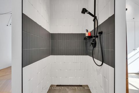 Photo 31 at 4 Belvedere Boulevard, Kingsway South, Toronto