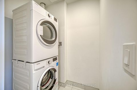 Photo 13 at 3407 - 395 Bloor Street E, North St. James Town, Toronto