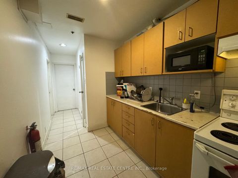 Photo 10 at 28 Cecil Street, Chinatown, Toronto