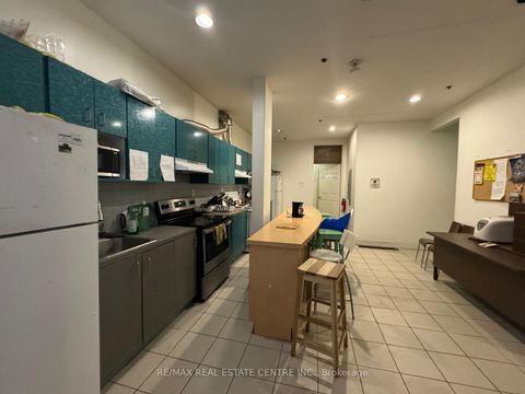 Photo 12 at 28 Cecil Street, Chinatown, Toronto