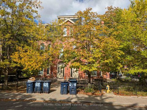 Photo 16 at 28 Cecil Street, Chinatown, Toronto