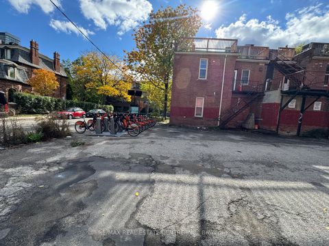 Photo 23 at 28 Cecil Street, Chinatown, Toronto